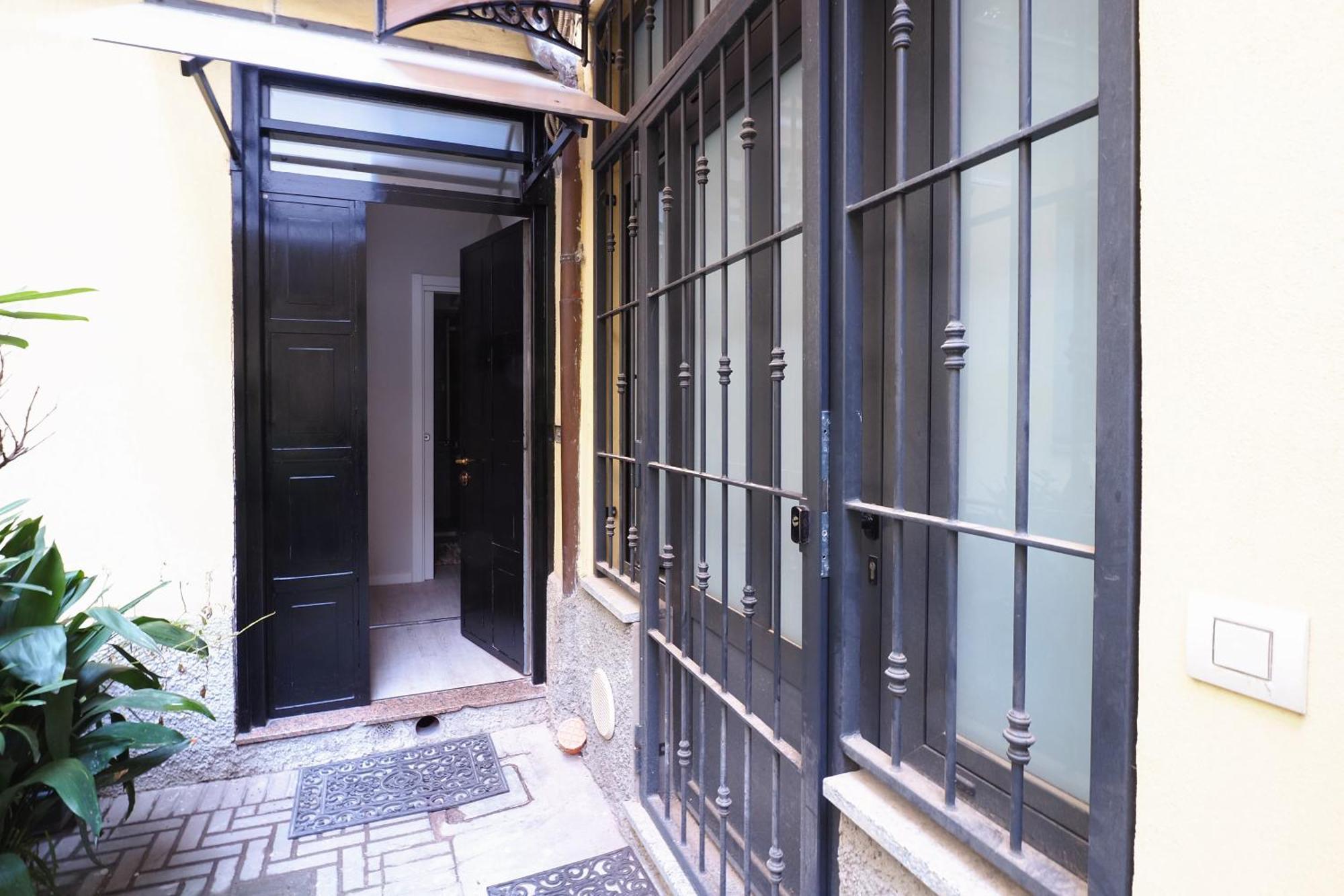 Delizioso Studio Tra Navigli E Mm Sant'Agostino Милано Екстериор снимка